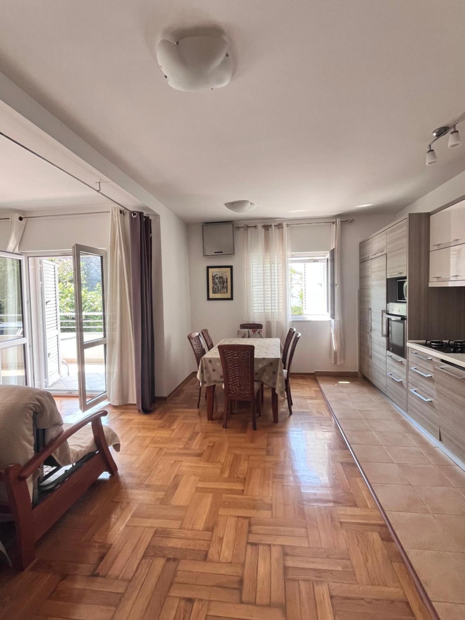 Apartment Belani, Own Parking Tivat Eksteriør billede